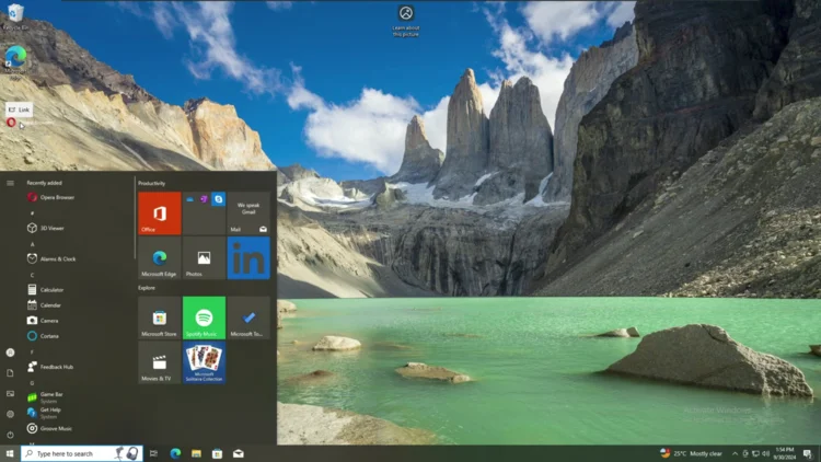 Screenshot of the Start menu showing Opera under "Recently added" with shortcut creation in progress