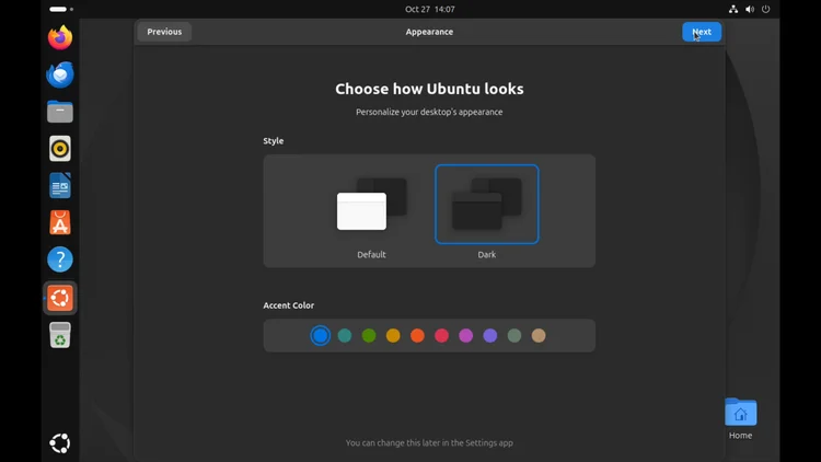 The Ubuntu first-run Appearance screen with the Dark style selected and the blue accent color.