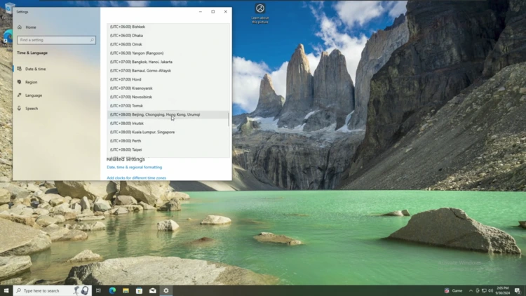 Windows 10 time zone list showing the Beijing, Chongqing, Hong Kong, Urumqi time zone selected